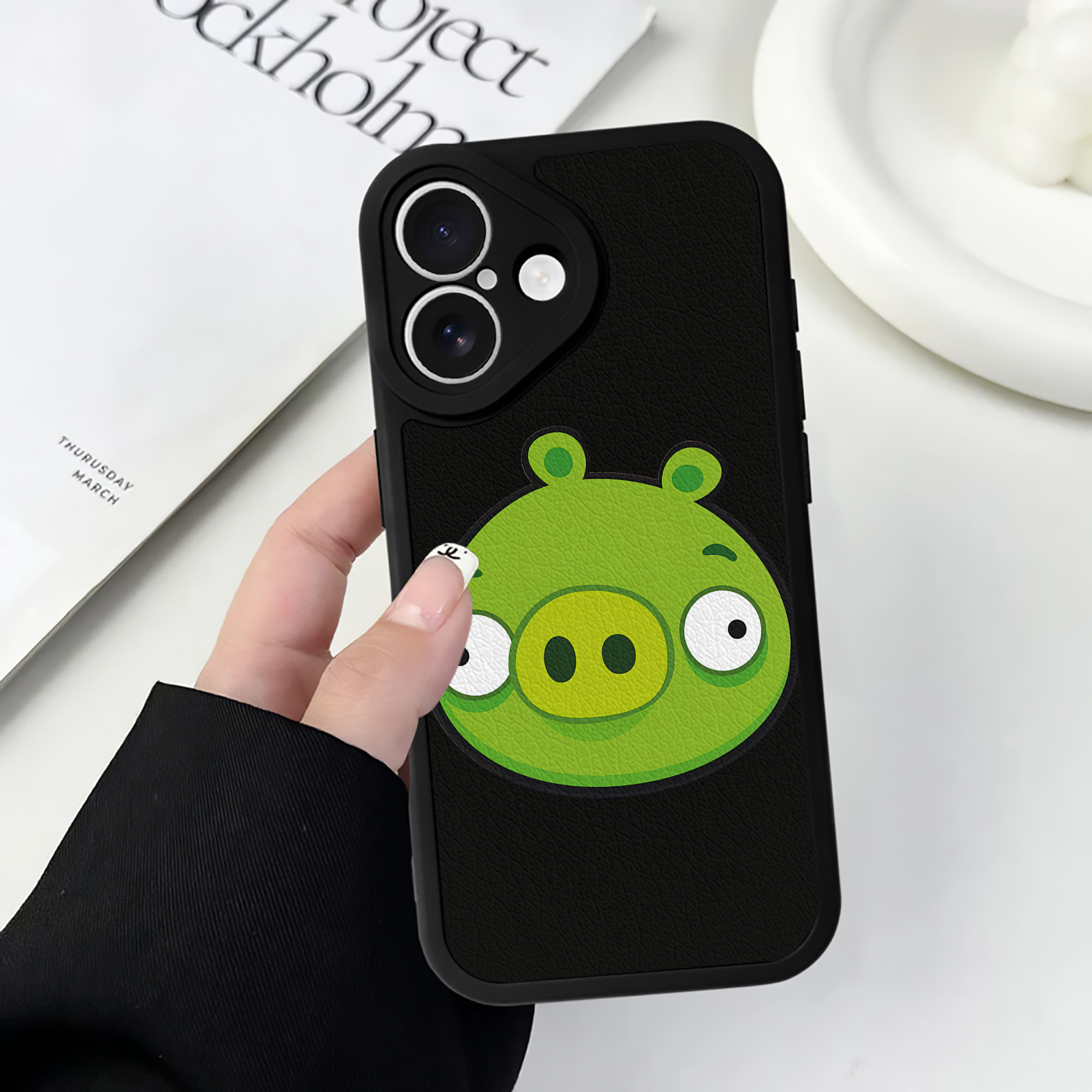 （画像用） Angry Birds アングリーバード 【iPhone 16シリーズ対応】シリコンスマホケース（レザー調） 材質：シリコン